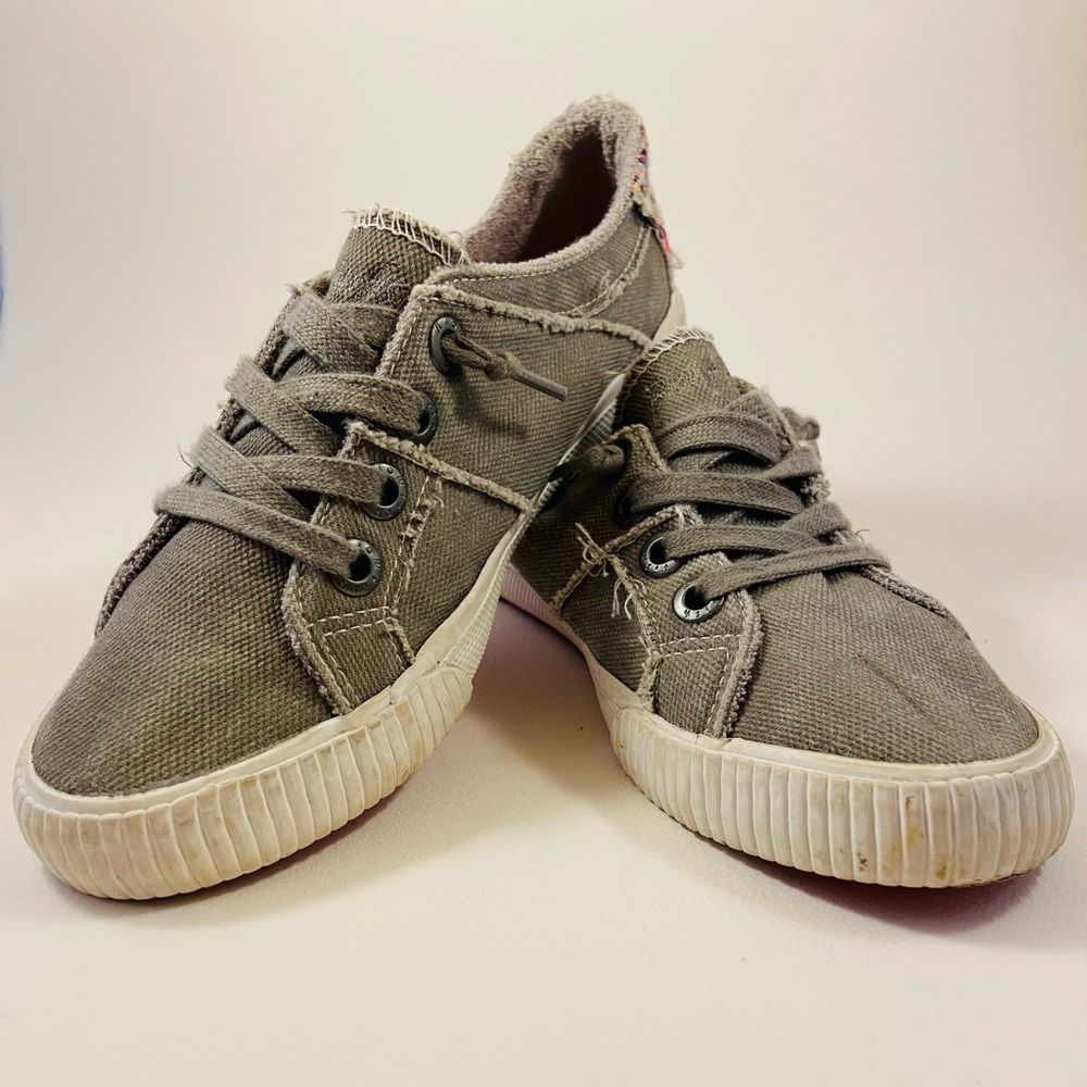 Blowfish girls sneakers, size 3